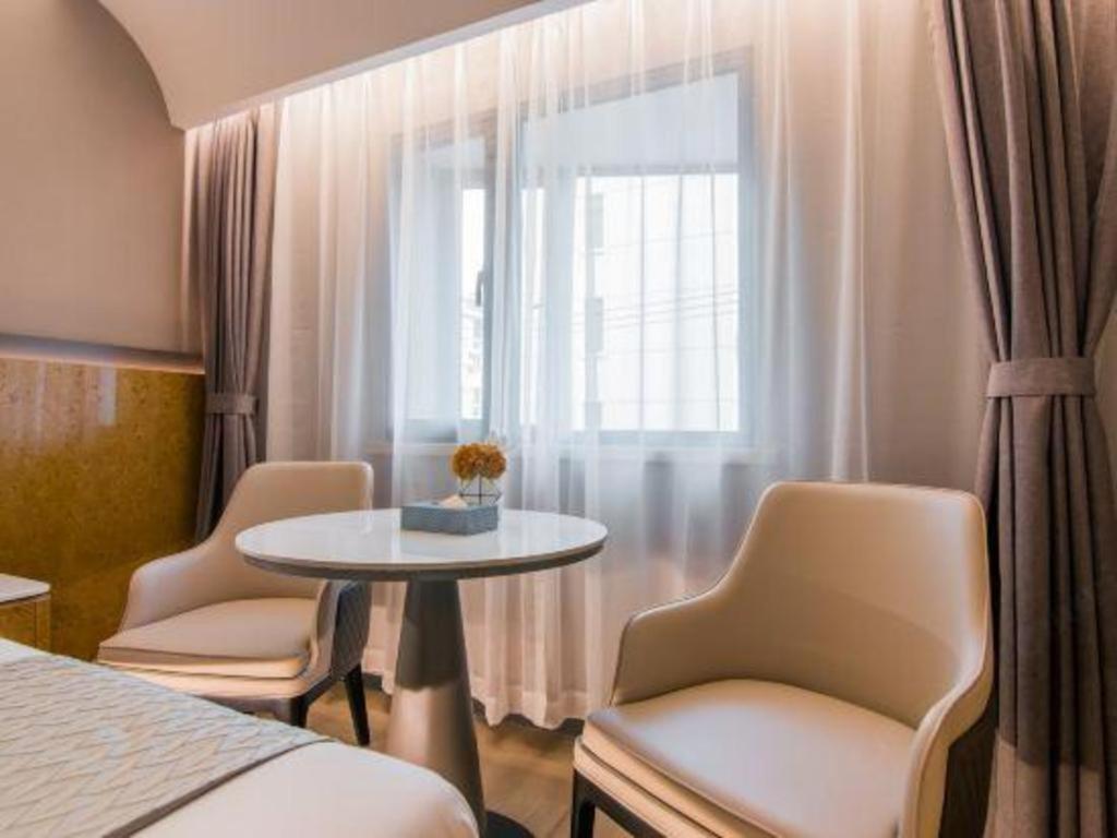Yitel Collection Hongqiao Airport Hotel 4*